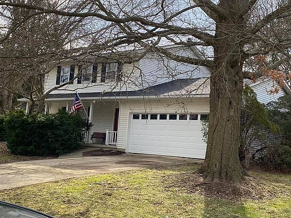 3rd image of 1021 Autumn Crest Ct
