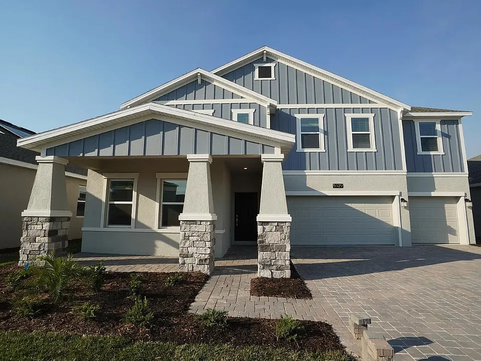 5029 Center Ct