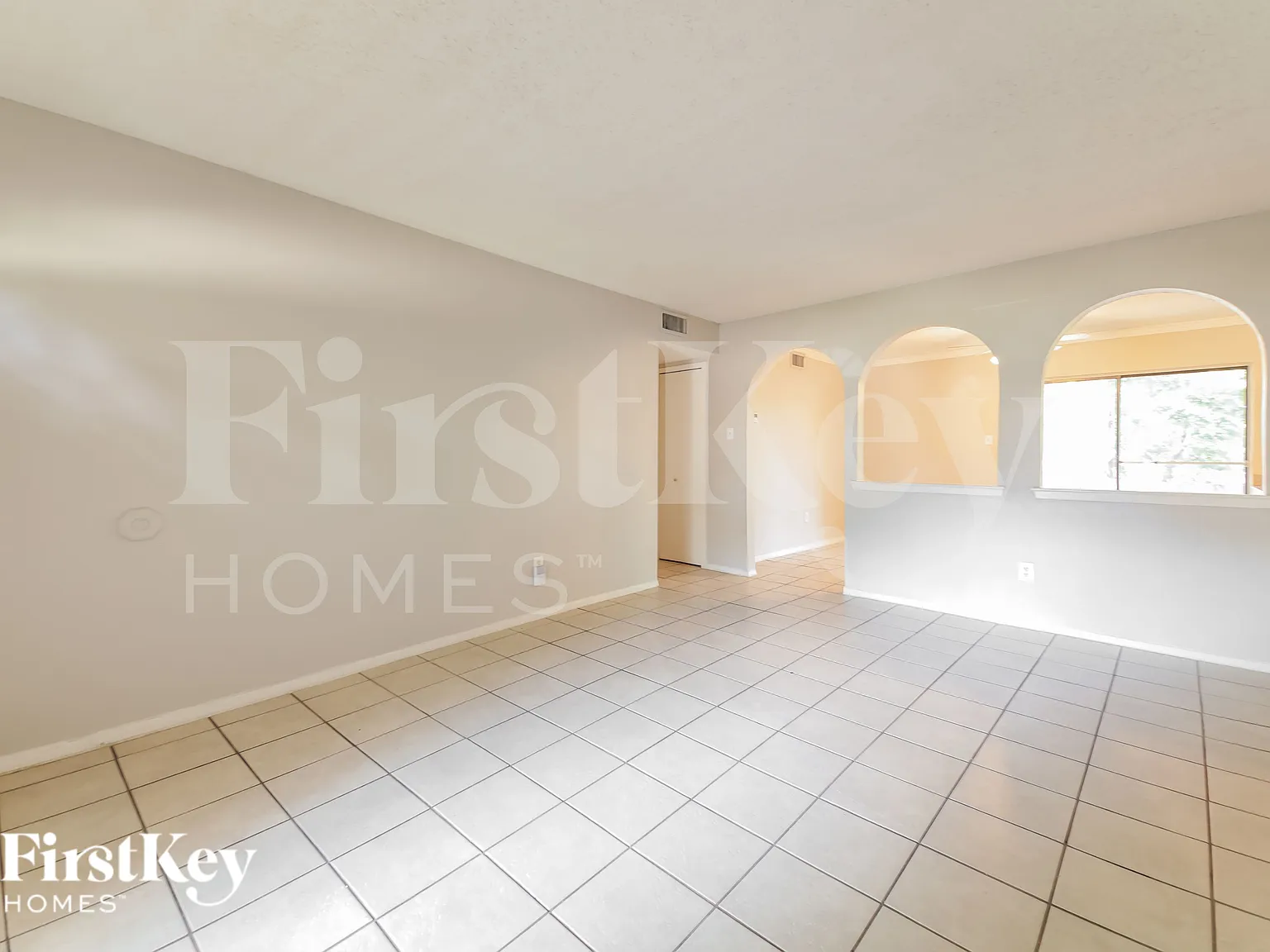 3 bed, 2.0 bath, 1021 sqft, $1,875 — Photo 4