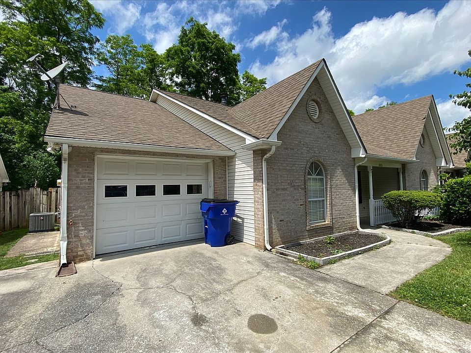 1st image of 10133 Bellflower Way