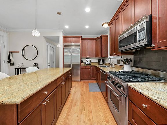 4th image of 2720 N Lehmann Ct APT 2