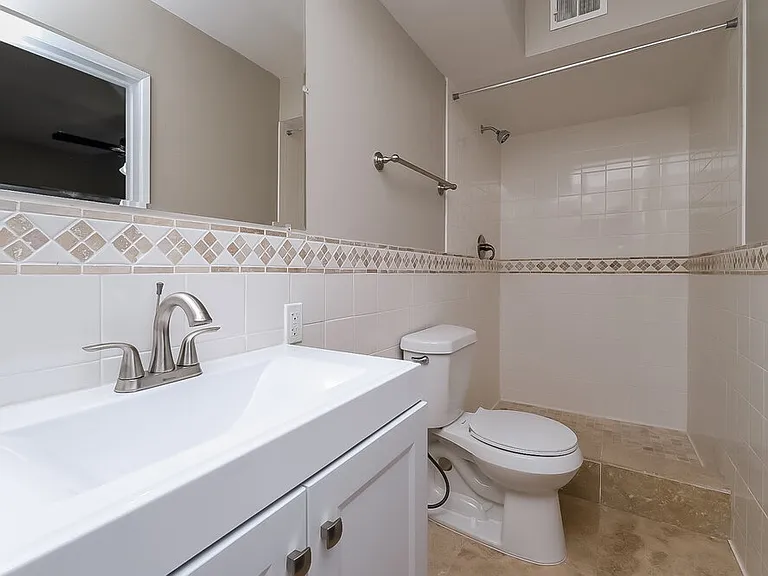 339 Regina Dr S — Photo 12