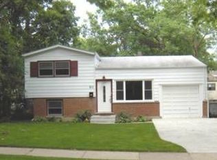 811 Saint Johns Ave, Highland Park, IL