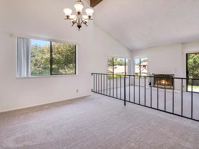 18 Stanford Cir — Photo 19