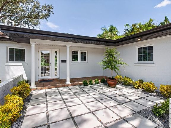 4th image of 800 Cordova Blvd NE