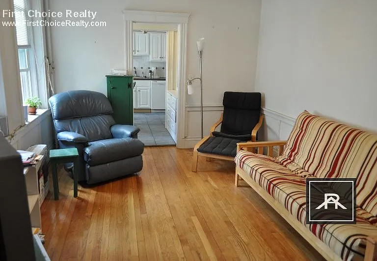 96 Strathmore Rd #4 — Photo 6