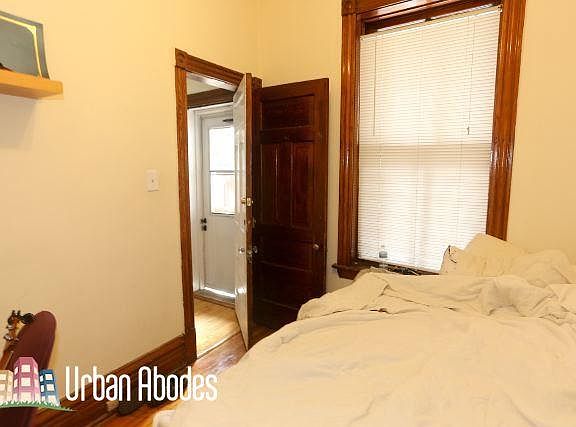 5th image of 3320 N Kenmore Ave #Front1s