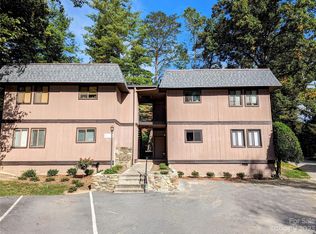 11 Lake Dr APT B2, Laurel Park, NC 28739