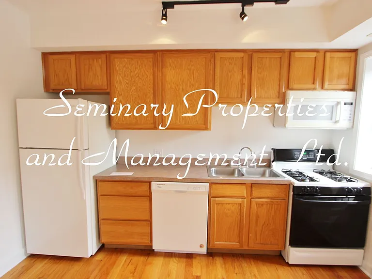 Great apartments in the heart of Uptown, one block from the red line — Photo 49