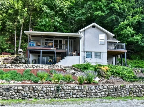 454 Skyline Lake Dr, Ringwood Boro, NJ 07456