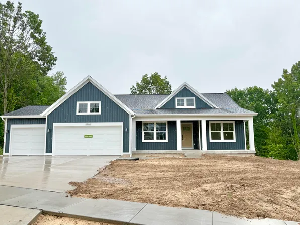5888 Valley Point Dr SE, Caledonia, MI 49316