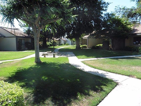 5th image of 1933 W Santa Ana Ave