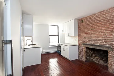 Rented by R New York