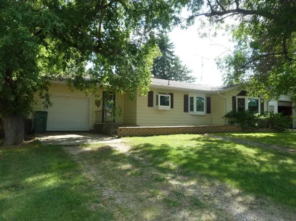 204 4th Ave, Buchanan, ND 58420