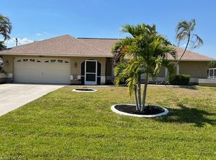 3871 SE 7th Pl, Cape Coral, FL 33904