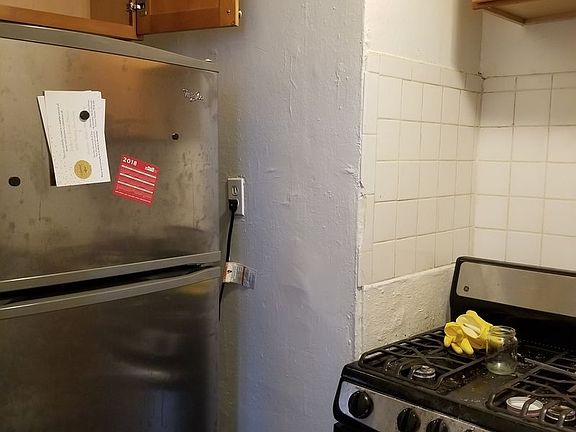 4th image of 1633 Sterling Pl APT 1I