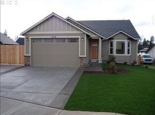 558 E Johnson St, Carlton, OR 97111