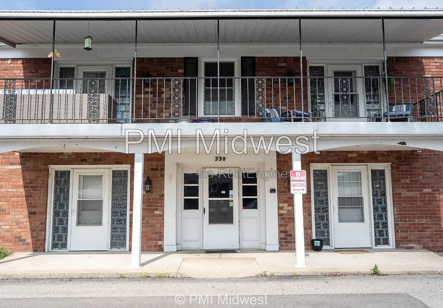 2 bed, 1.0 bath, 828 sqft, $850 — Photo 2