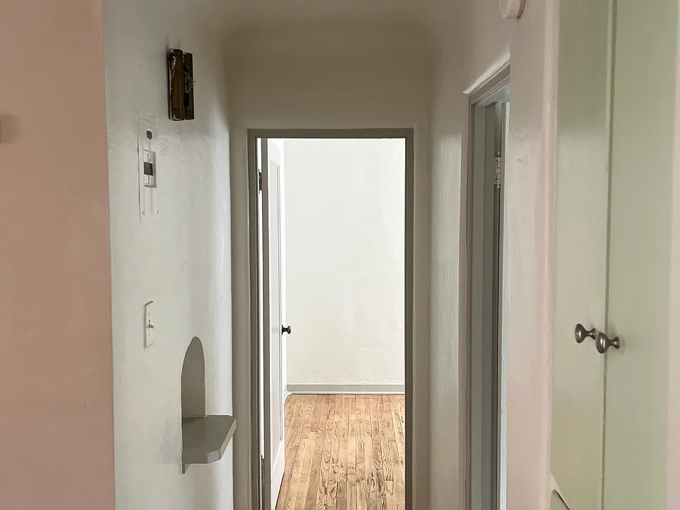 Character-Filled 2 Bedroom with a Charming Retro Kitchen