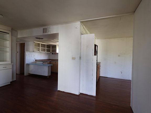 5th image of 36 Oregon Way