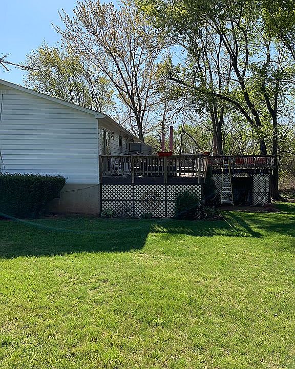 2nd image of 12710 Creagerstown Rd