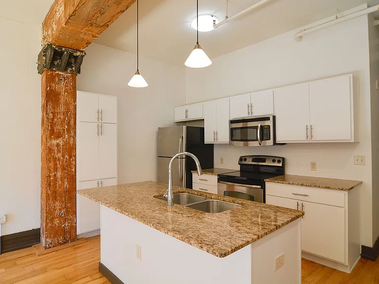 Bloc 12 Apartments — Photo 13