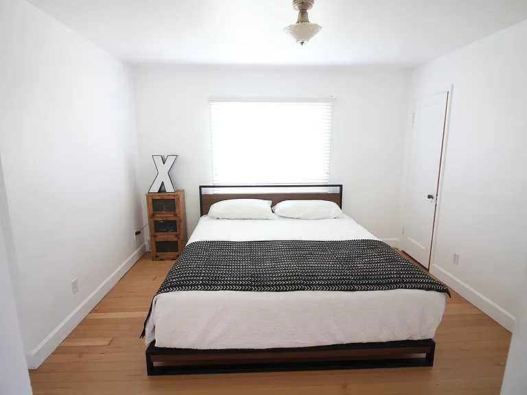 2353 W Center St — Photo 5