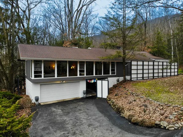 511 N Hamilton St, Painted Post, NY 14870