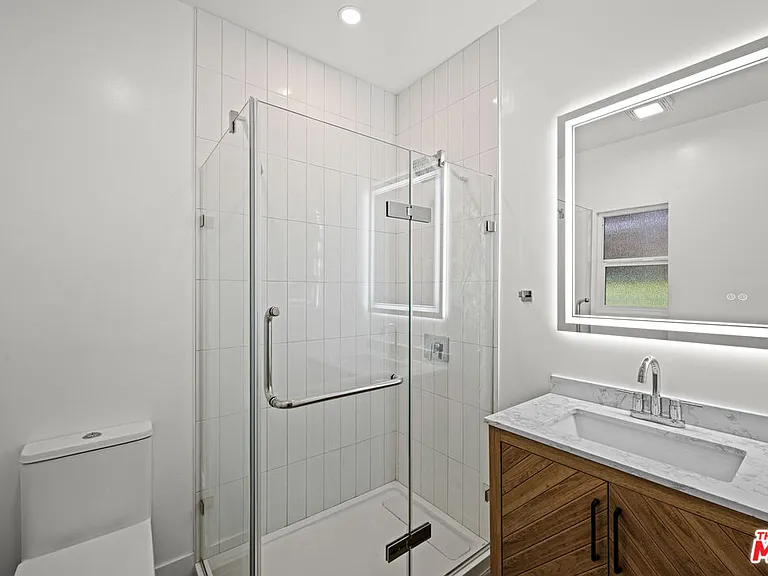 1246 N Formosa Ave — Photo 12