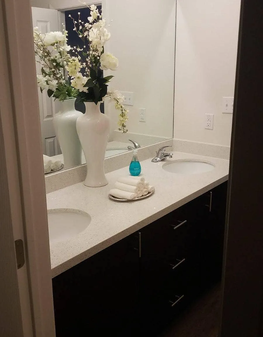 200 S Alex Ave — Photo 4