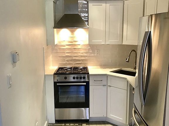 4th image of 150 Henry St APT 5A