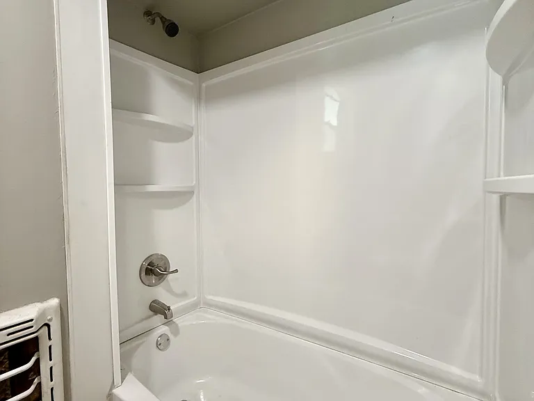 1015 W Ashley St — Photo 11