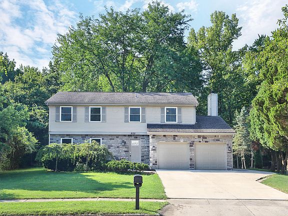 2nd image of 832 Humboldt Dr E