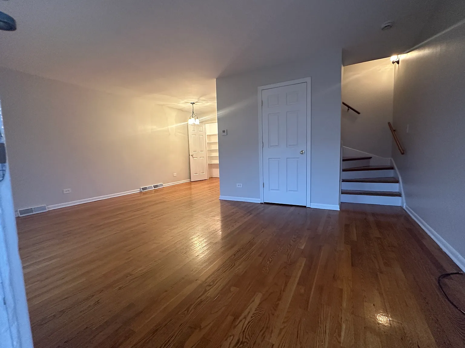 3 bed, 1.5 bath, 1188 sqft, $1,995 — Photo 2