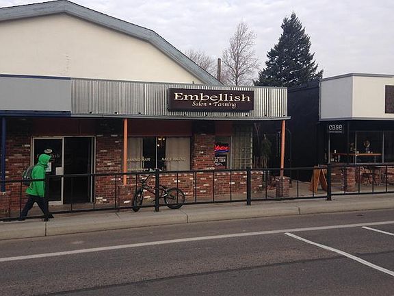 5th image of 1253 Siskiyou Blvd