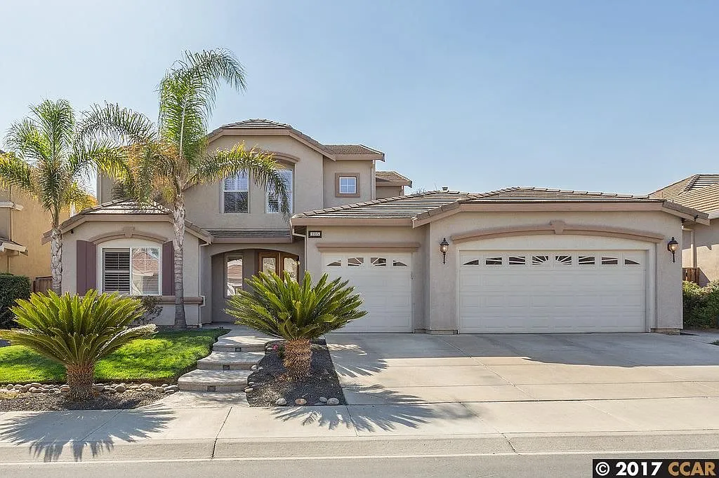 2115 Bridgeport Loop photo 1