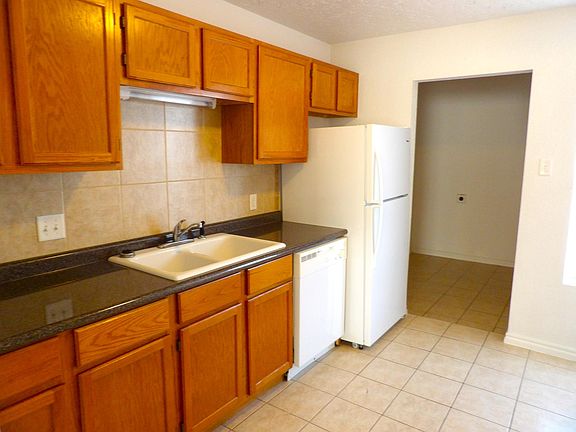 4th image of 1147 NW Ozmun Ave