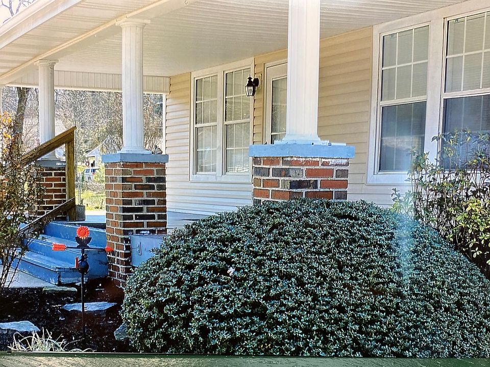 1st image of 3121 Maxwell St