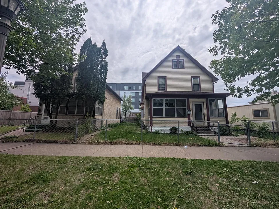 642 Sherburne Ave