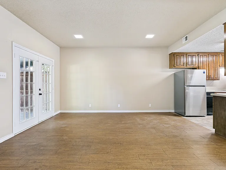 2306 Birchbrook Ct — Photo 9