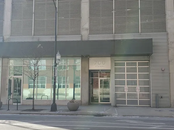 700 W Van Buren St APT 1101, Chicago, IL 60607