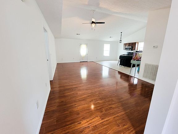 5th image of 334 Joshua Landing Ct