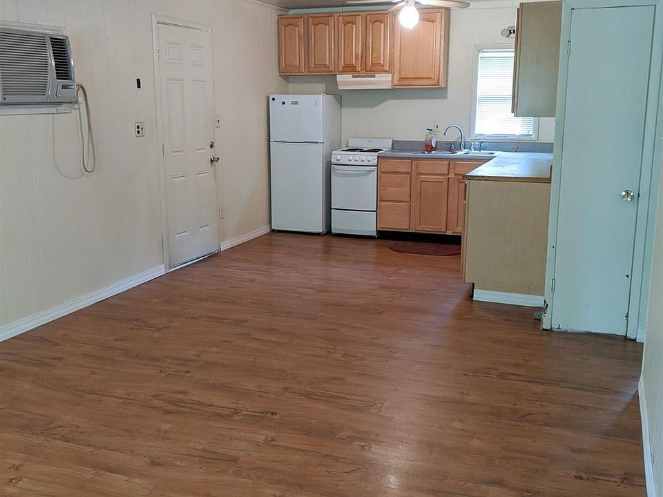 307 N Oak St, De Soto, IL 62924 Zillow