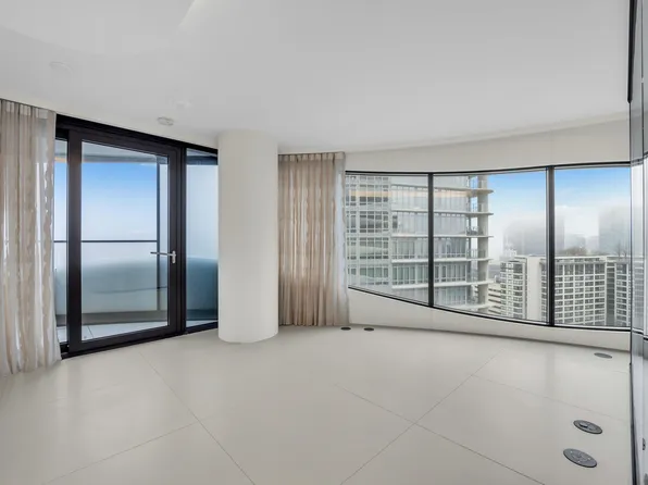 1033 Nelson St #2207, Vancouver, BC V6E 0E5