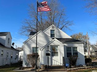 2105 4th St, Moline, IL 61265