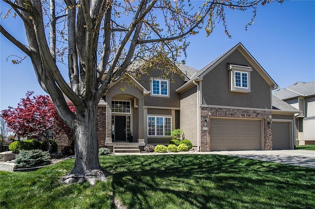 512 NE Spring Creek Pl, Lees Summit, MO 64086 | Zillow