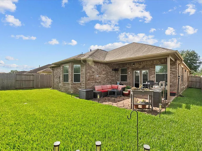 2875 Torano Cir — Photo 25