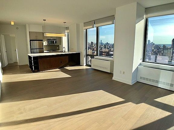 4th image of 312 11th Ave APT 32G