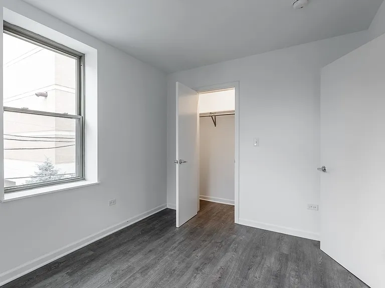 940 W Winona St #405 — Photo 8