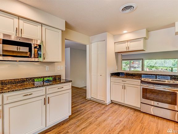 5th image of 7059 81st St SW